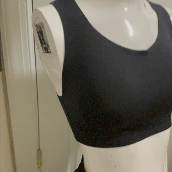 Lululemon black soft bra you never used - Picture 2 of 8